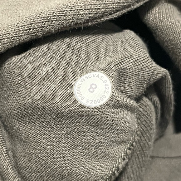 Lululemon Scuba High-Rise Jogger *Fleece 28"
Grey Sage - Picture 8 of 8